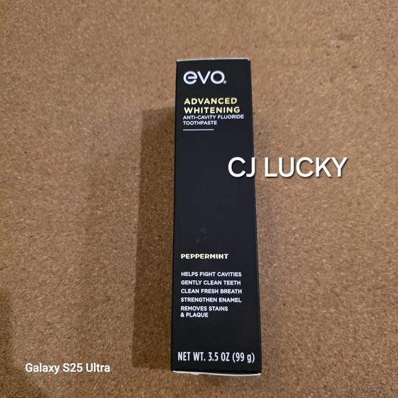 Advanced Whitening Toothpaste - Black - Picture 2 of 4